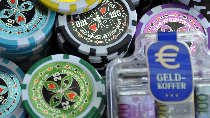 How Regulated Online Casinos Use Constraints to Fuel Platform Innovation